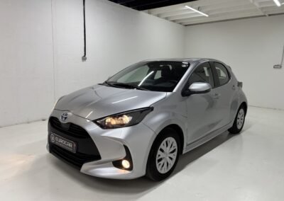 TOYOTA YARIS FINITION CONFORT 1.5 ESSENCE HYBRID 115CV