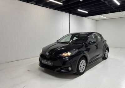 TOYOTA YARIS FINITION CONFORT 1.5 ESSENCE HYBRID 115CV